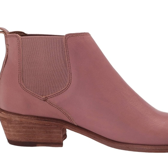 NIB Frye Women's Carson Chelsea Boot - Picture 2 of 8